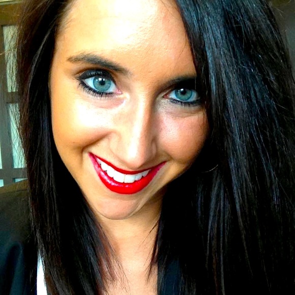 Meet your Posher, Amanda - Picture 1 of 1